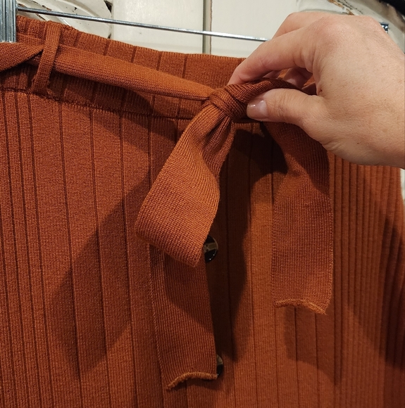 Brown sweater pencil skirt - Picture 8 of 16